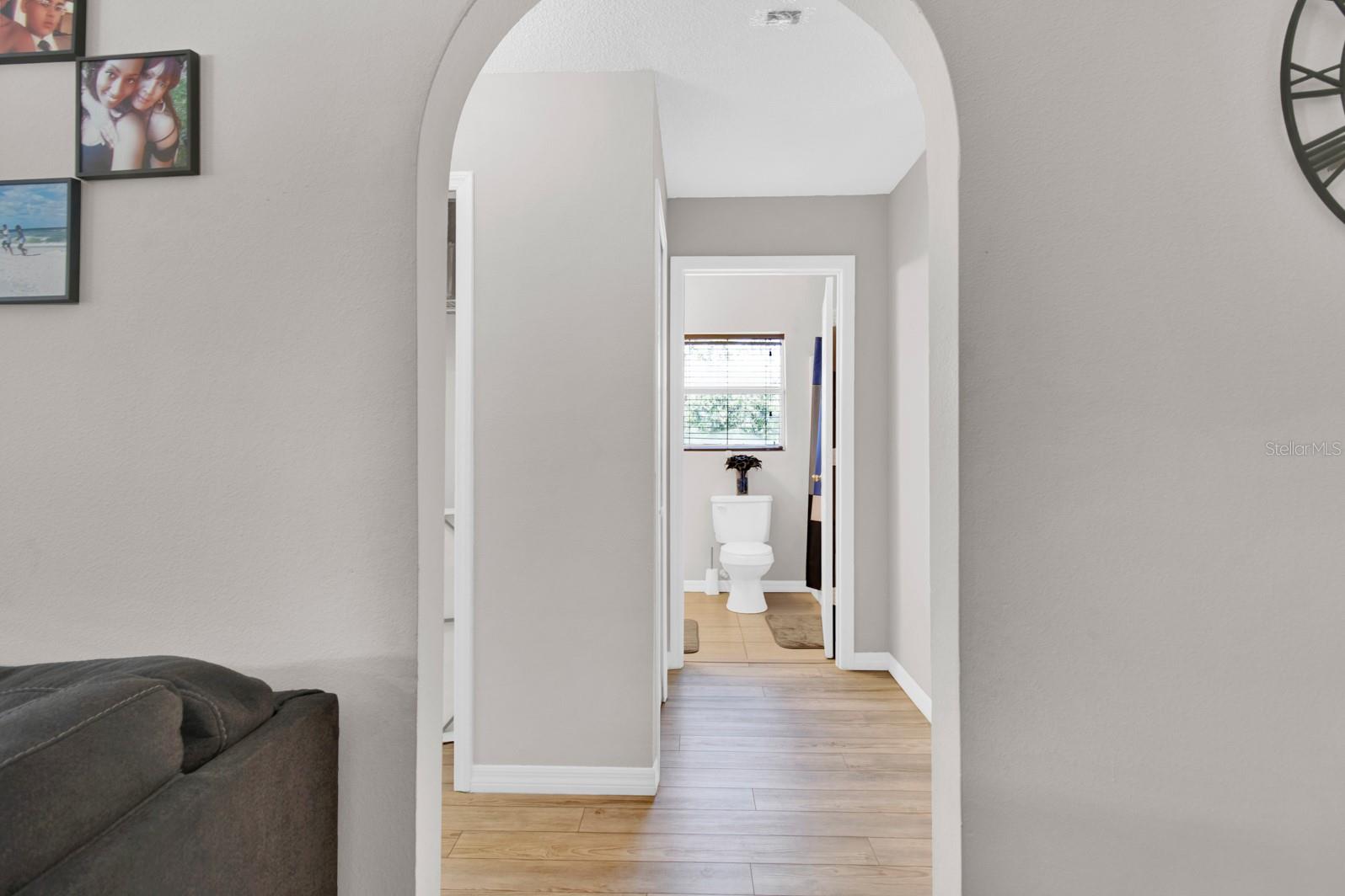 Image 17 of 48 For 905 Gascony Court