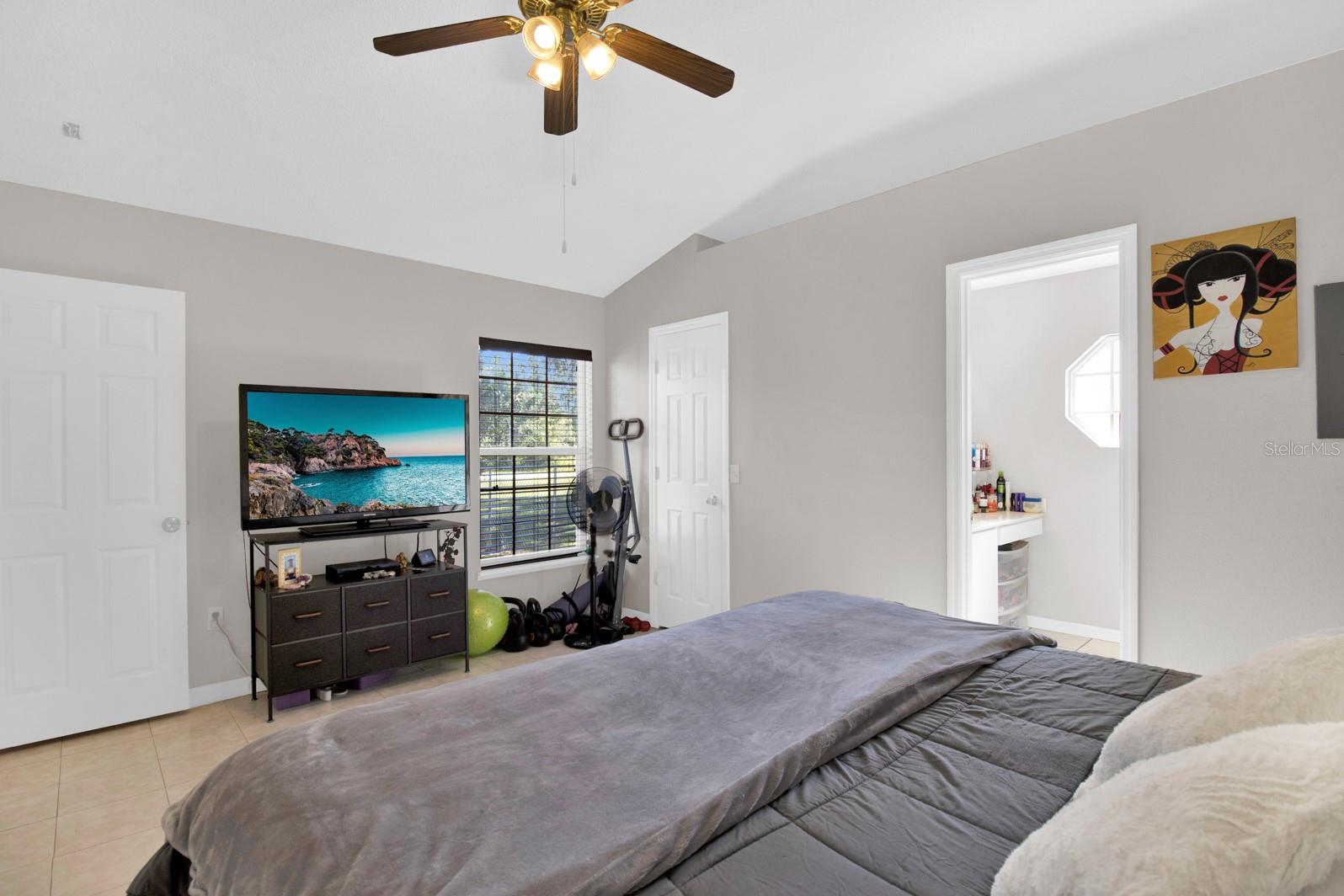 Image 24 of 48 For 905 Gascony Court