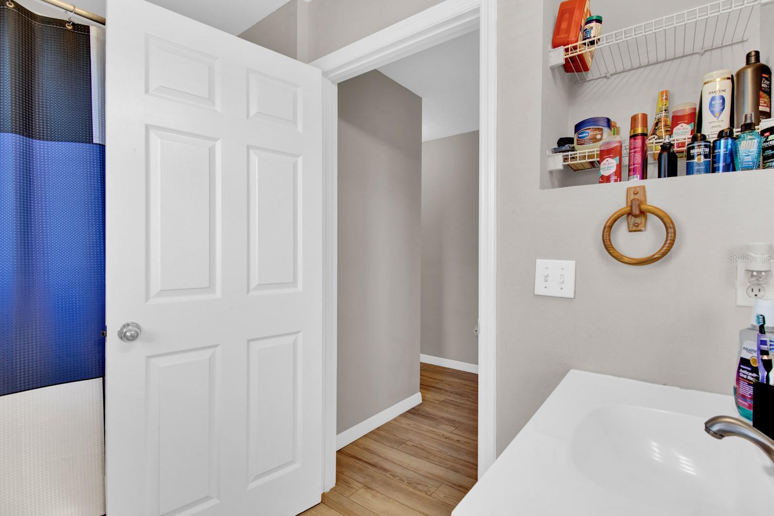 Image 26 of 48 For 905 Gascony Court
