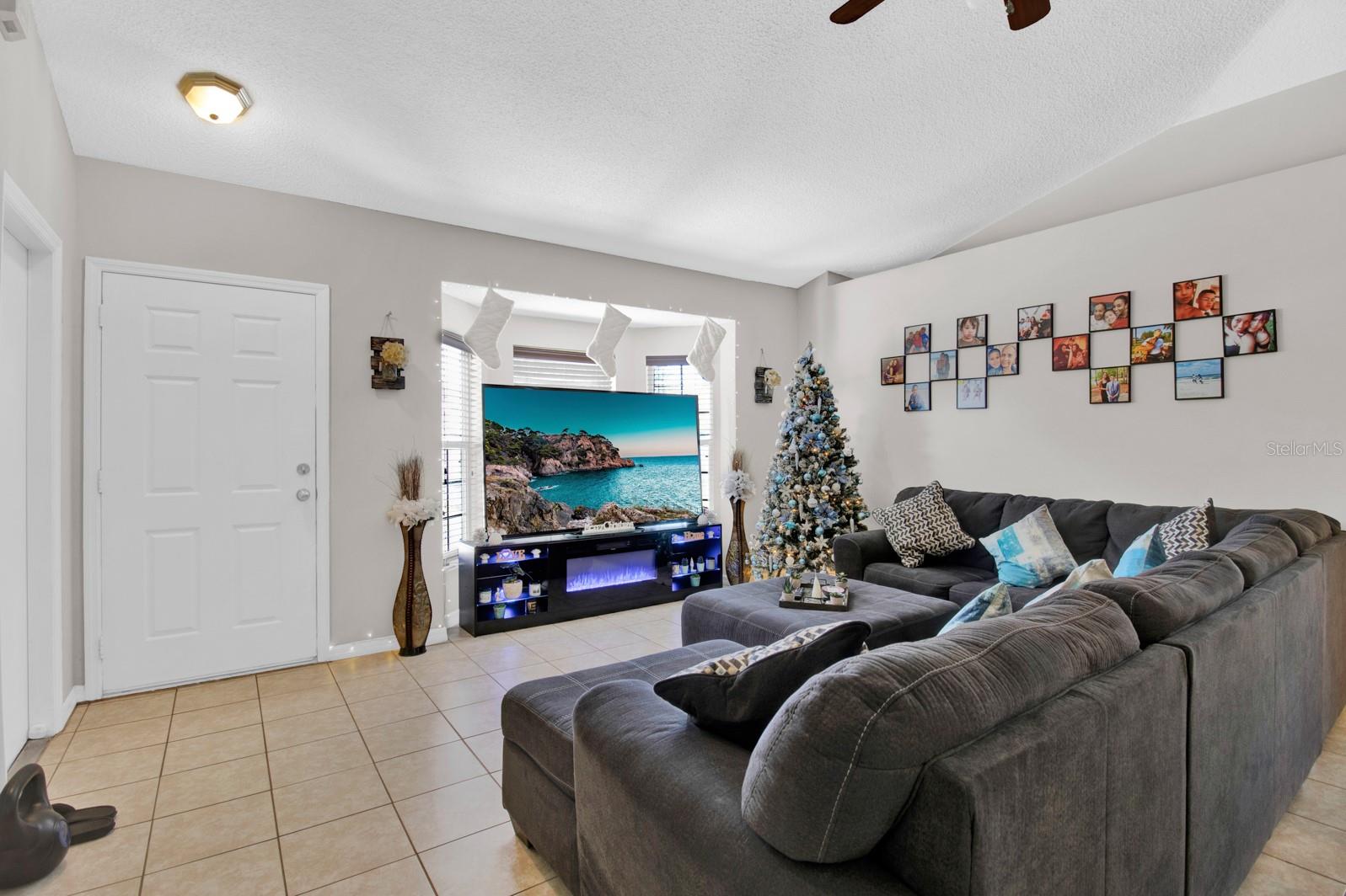 Image 9 of 48 For 905 Gascony Court