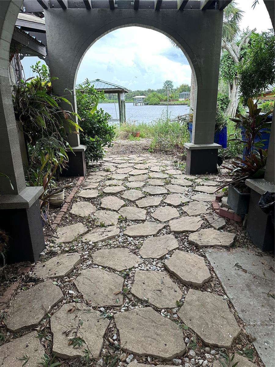 Image 8 of 15 For 9922 Alavista Drive