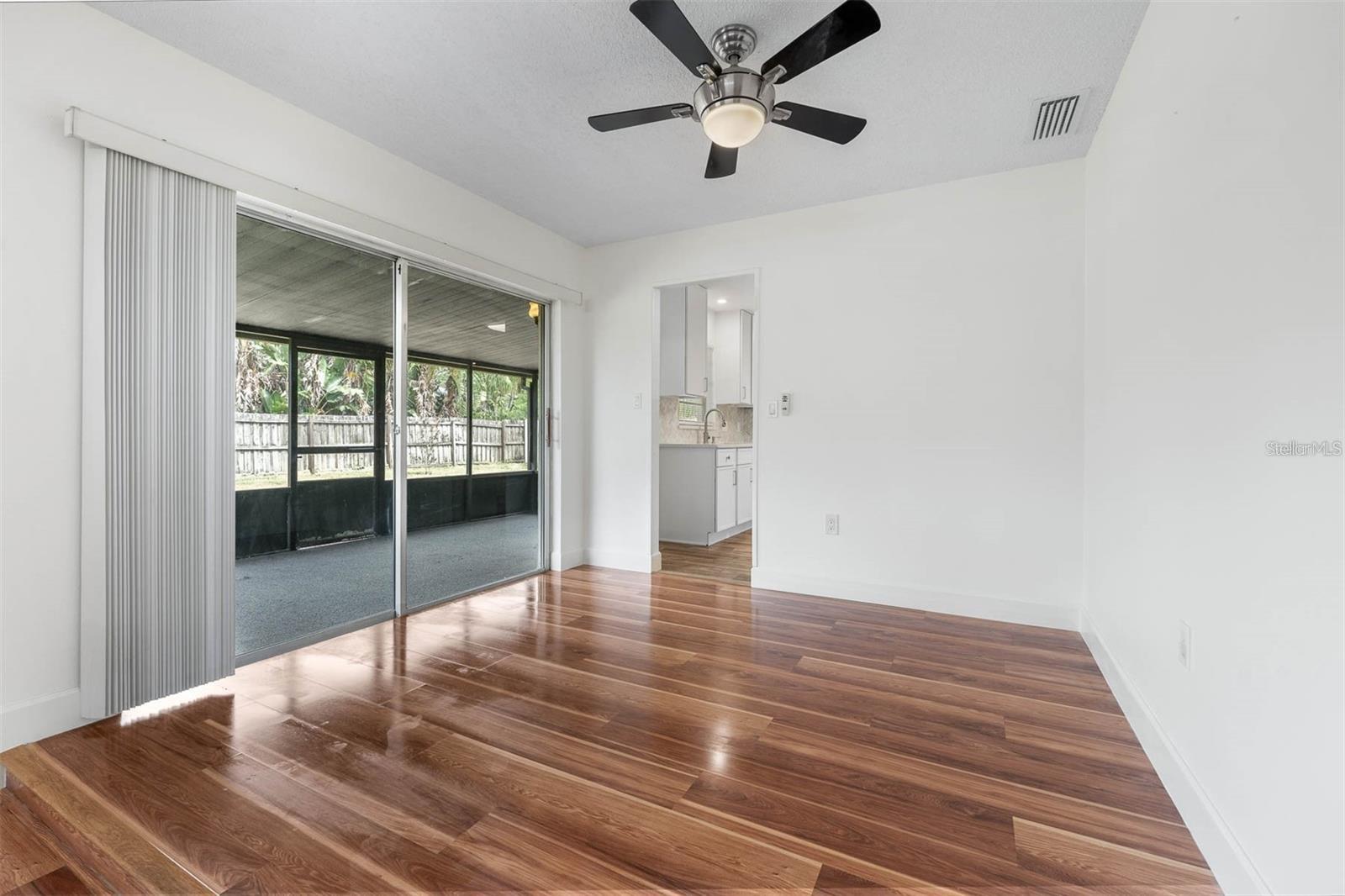 Image 10 of 25 For 8323 Banyan Boulevard