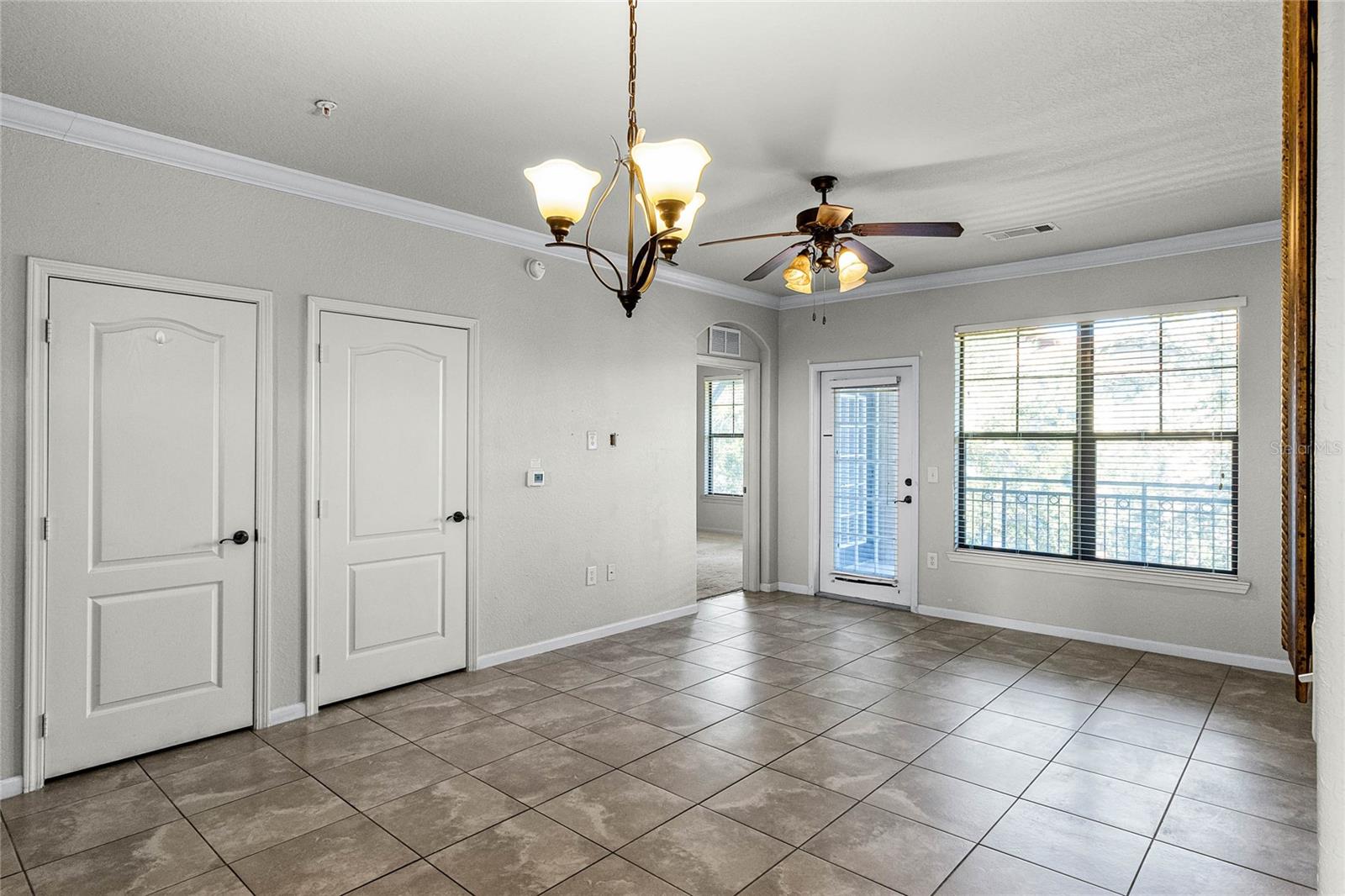 Image 10 of 47 For 902 Charo Parkway 636
