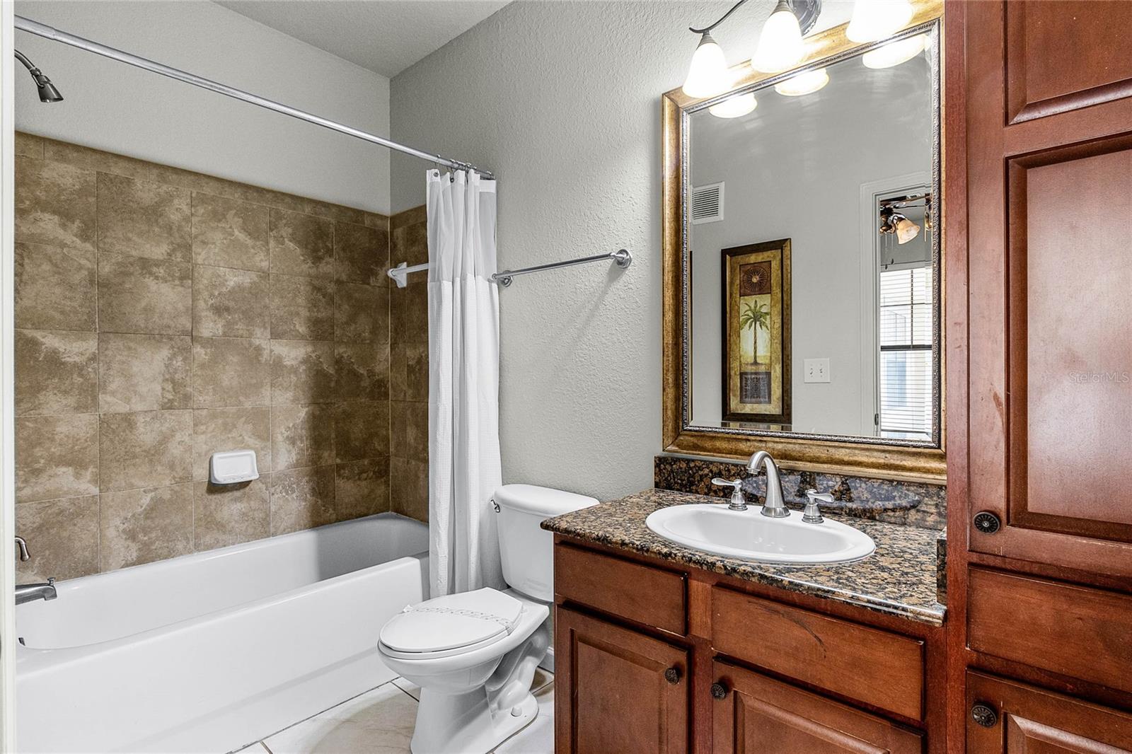 Image 13 of 47 For 902 Charo Parkway 636
