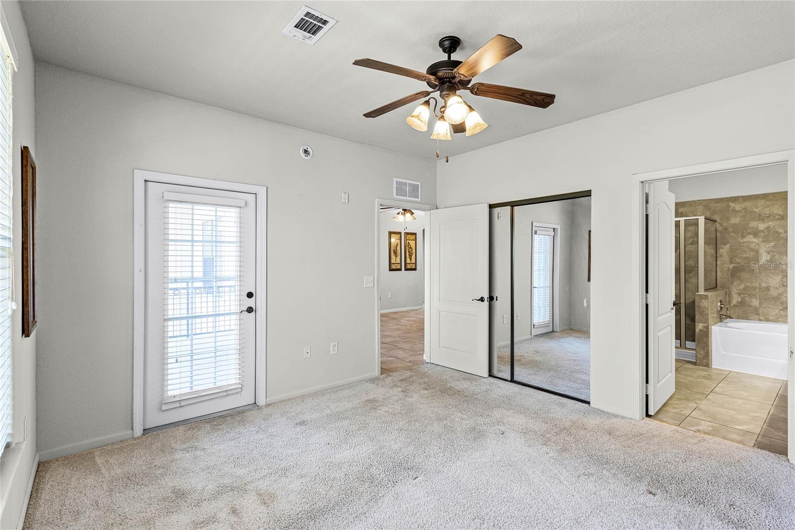 Image 20 of 47 For 902 Charo Parkway 636