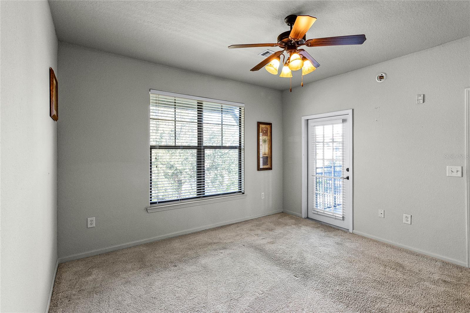 Image 21 of 47 For 902 Charo Parkway 636