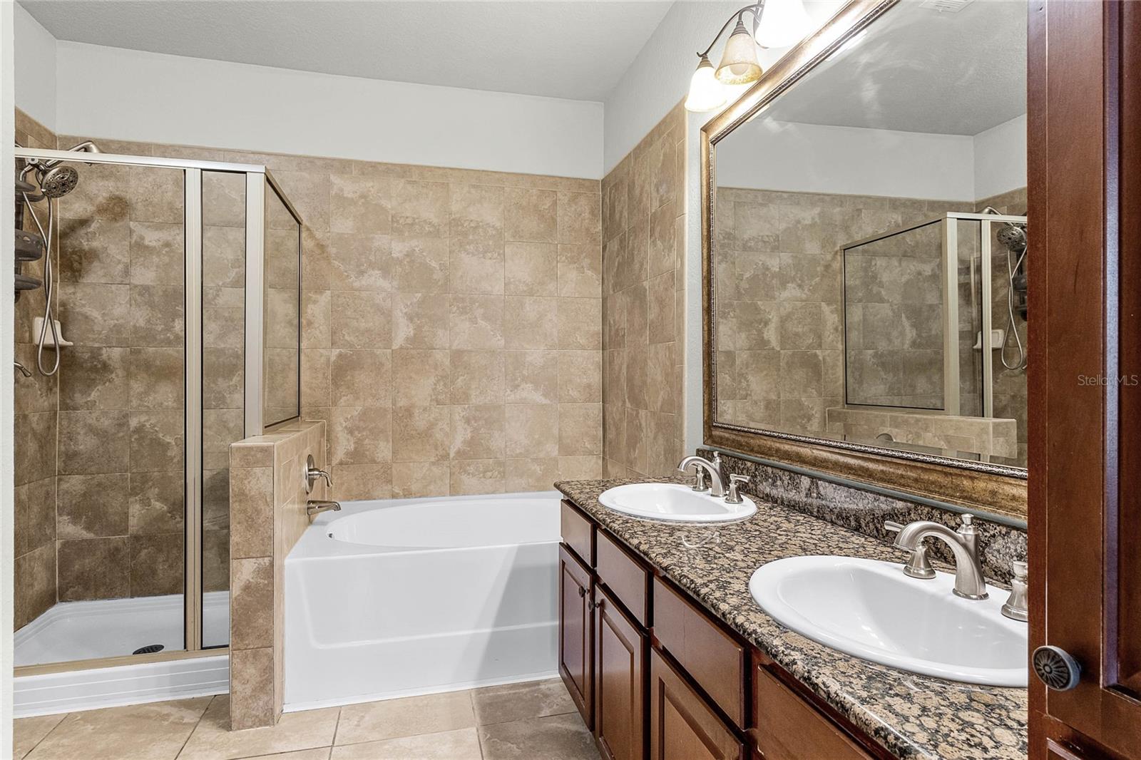 Image 22 of 47 For 902 Charo Parkway 636