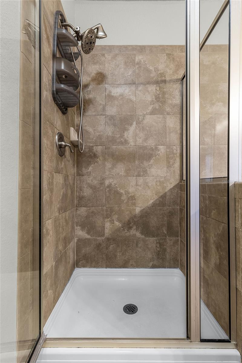Image 24 of 47 For 902 Charo Parkway 636