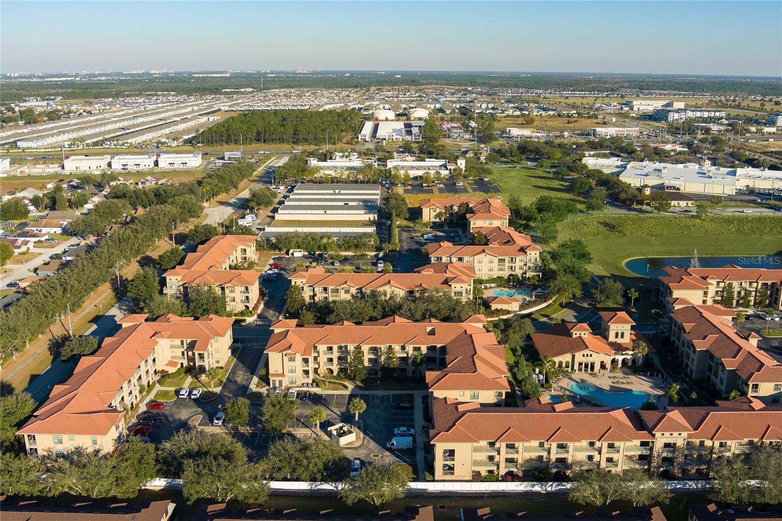 Image 33 of 47 For 902 Charo Parkway 636