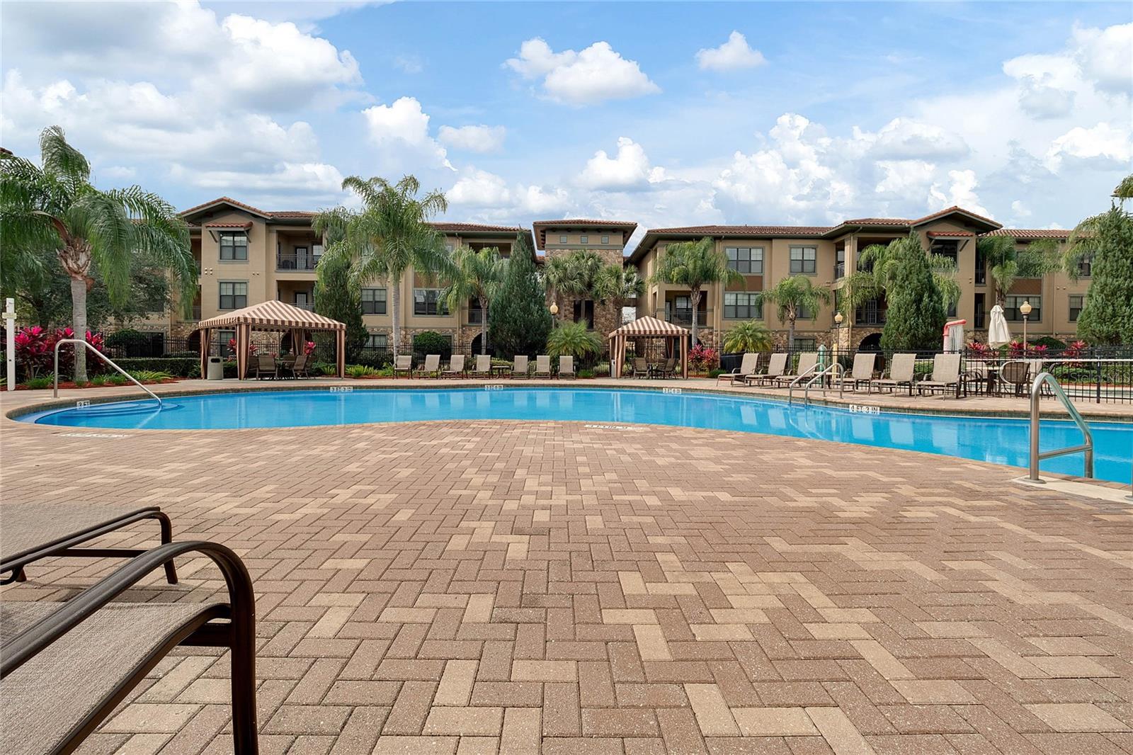 Image 35 of 47 For 902 Charo Parkway 636