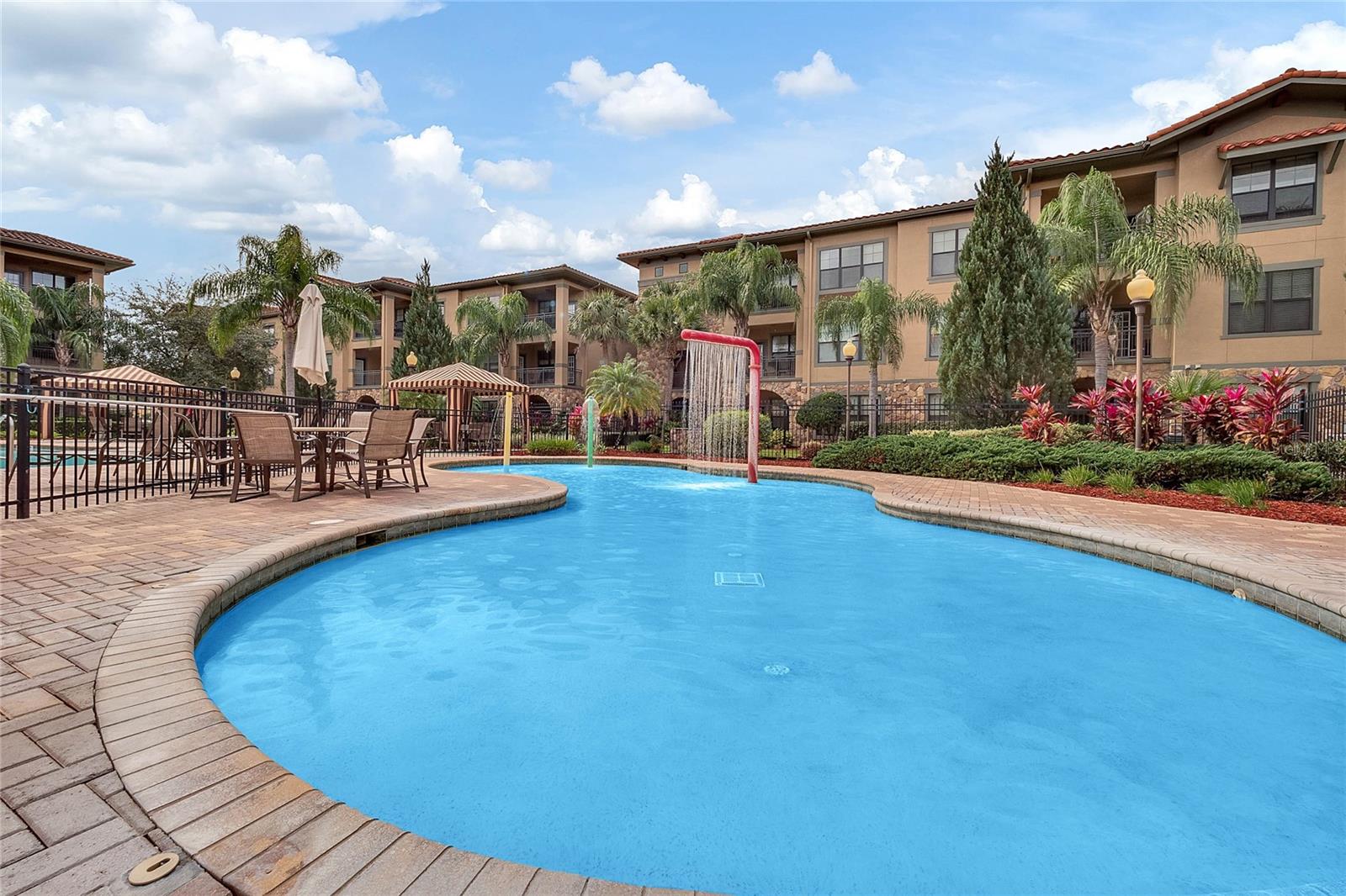 Image 36 of 47 For 902 Charo Parkway 636