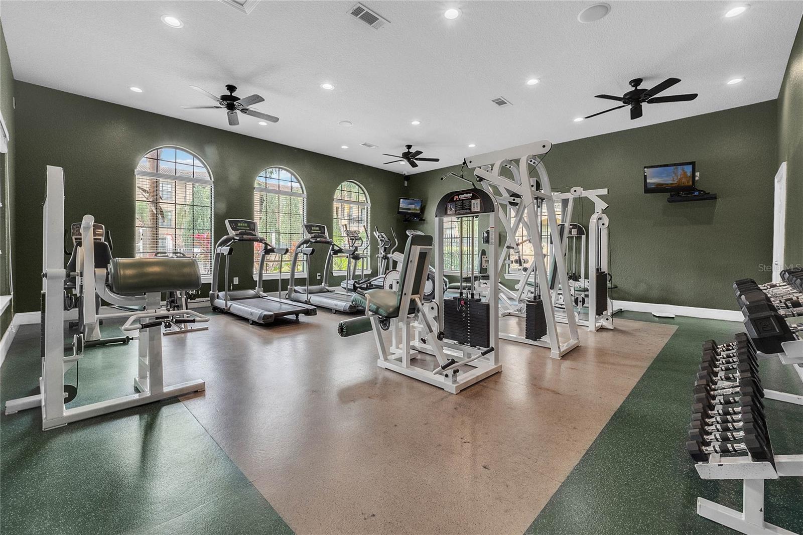 Image 37 of 47 For 902 Charo Parkway 636