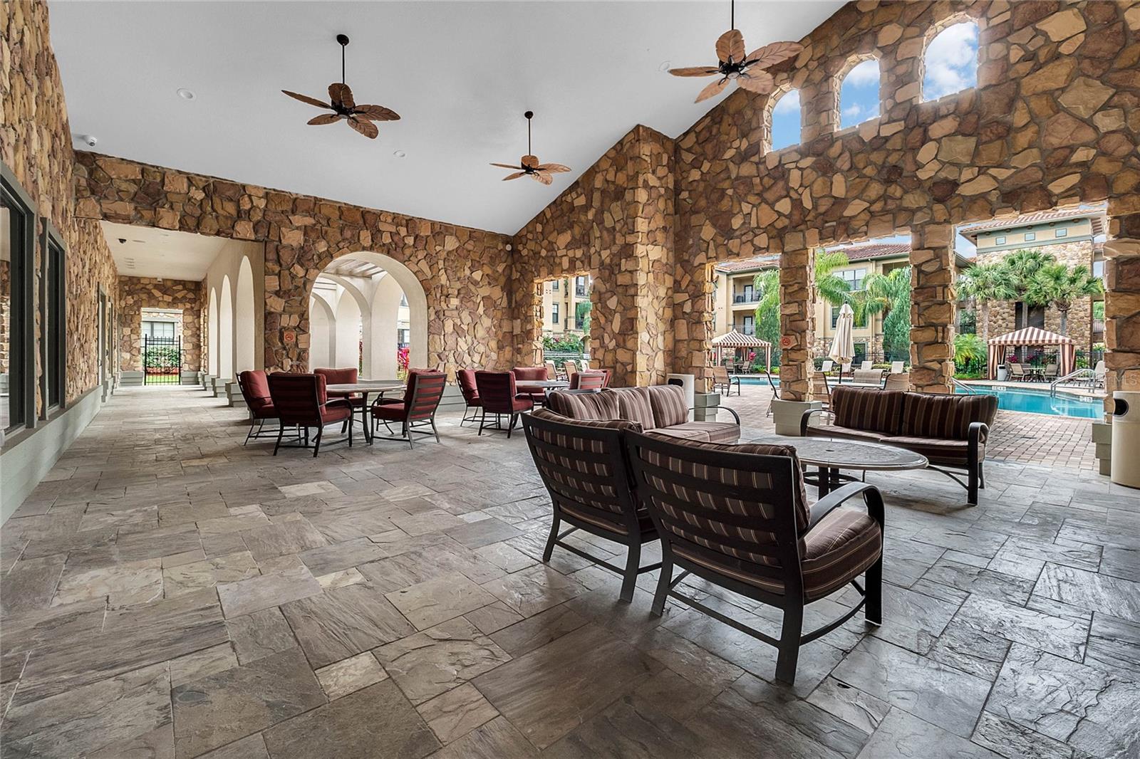 Image 38 of 47 For 902 Charo Parkway 636