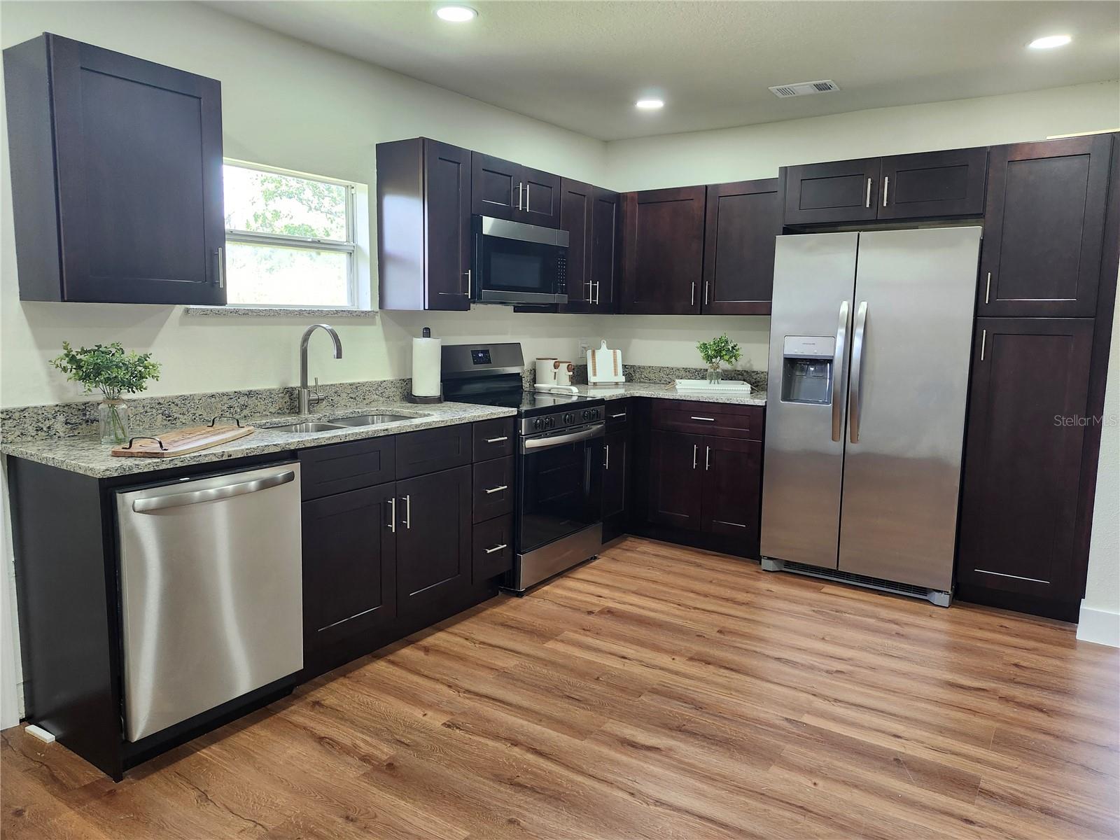 Image 17 of 53 For 4950 Nova Avenue