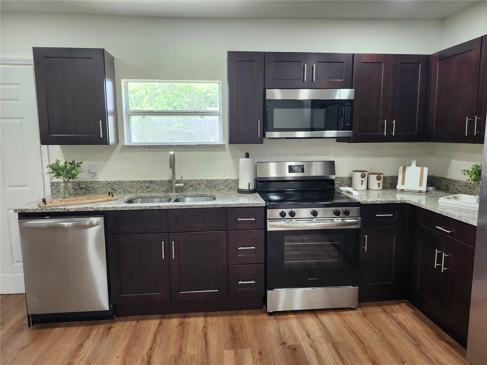 Image 20 of 53 For 4950 Nova Avenue