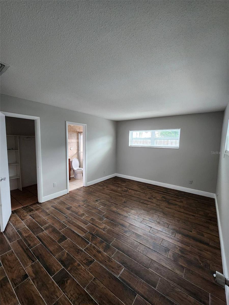 Image 20 of 41 For 2913 Bayeux Avenue