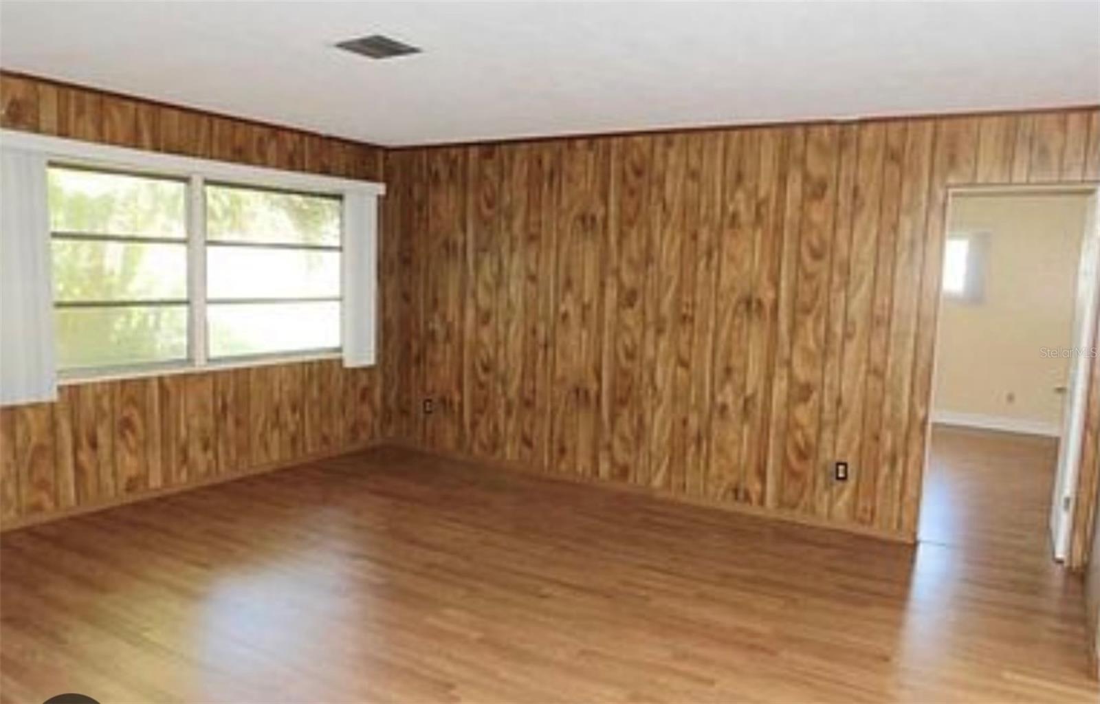 Image 4 of 41 For 2913 Bayeux Avenue
