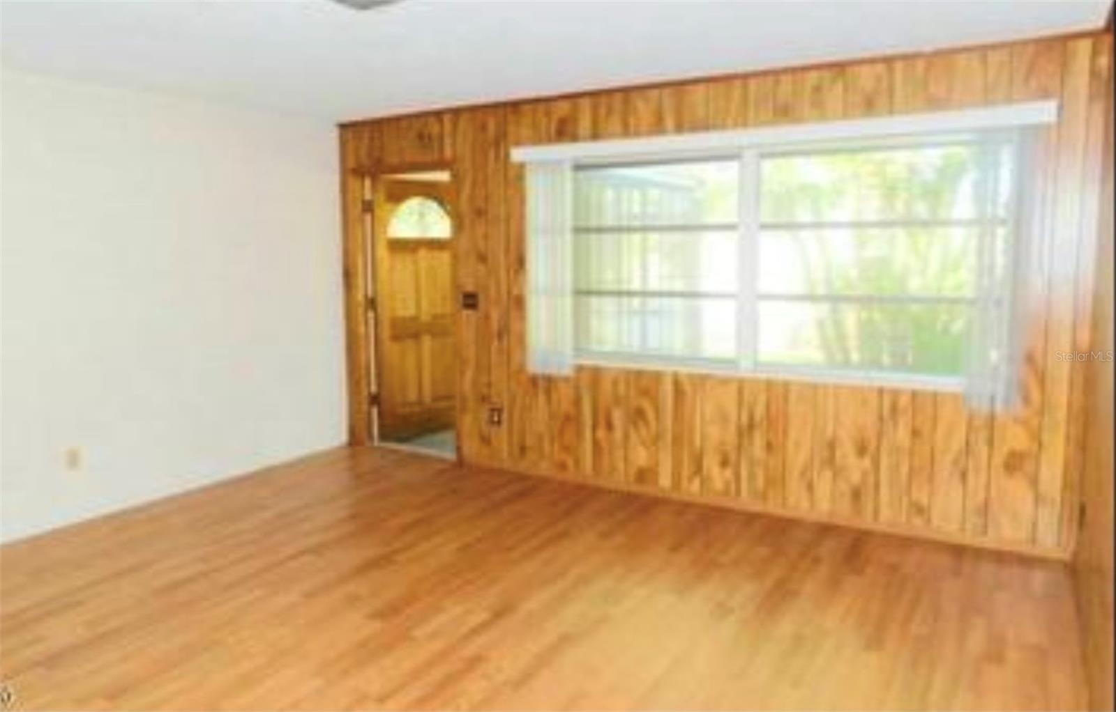 Image 5 of 41 For 2913 Bayeux Avenue