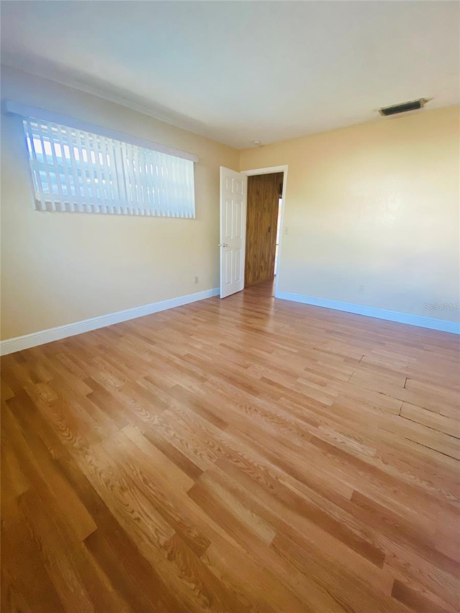 Image 9 of 41 For 2913 Bayeux Avenue