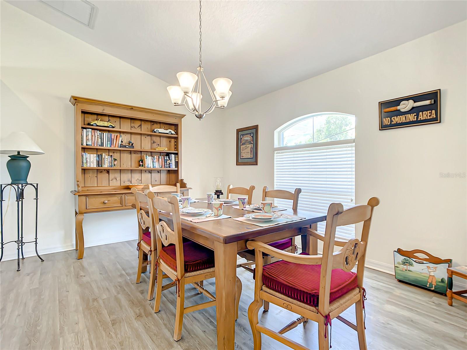 Listing photo id 11 for 1281 Timucuan Trail