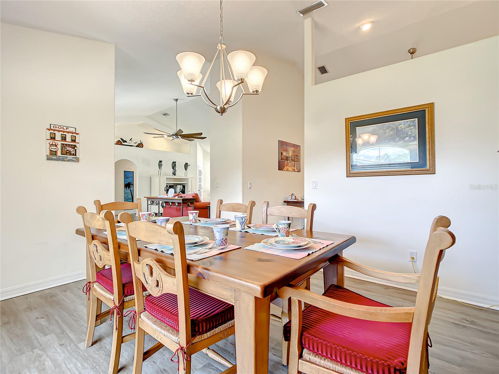 Listing photo id 14 for 1281 Timucuan Trail