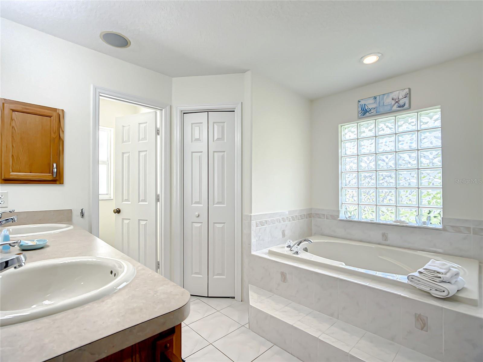 Listing photo id 37 for 1281 Timucuan Trail