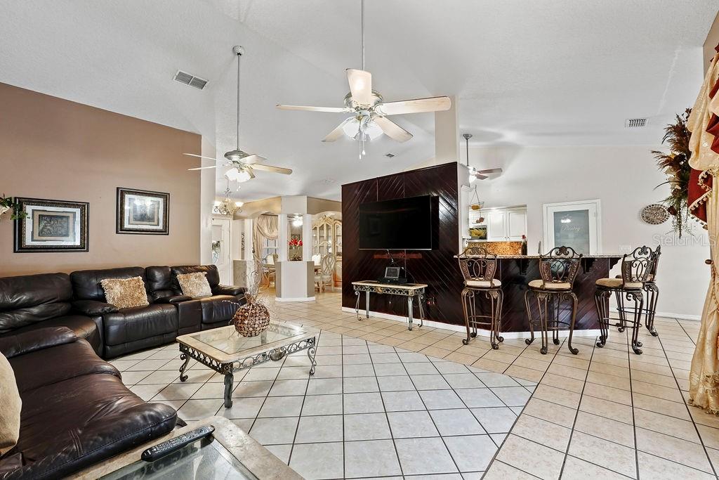 Image 14 of 41 For 918 San Paulo Way
