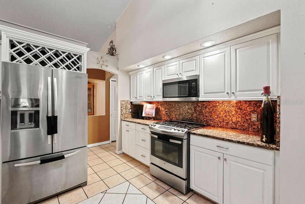 Image 16 of 41 For 918 San Paulo Way