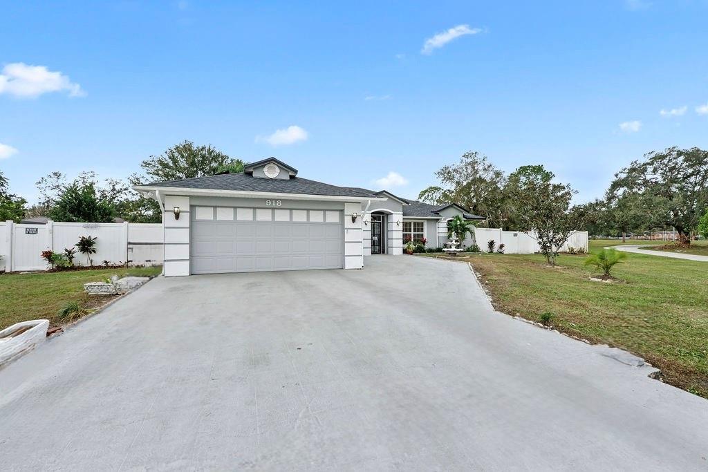 Image 3 of 41 For 918 San Paulo Way