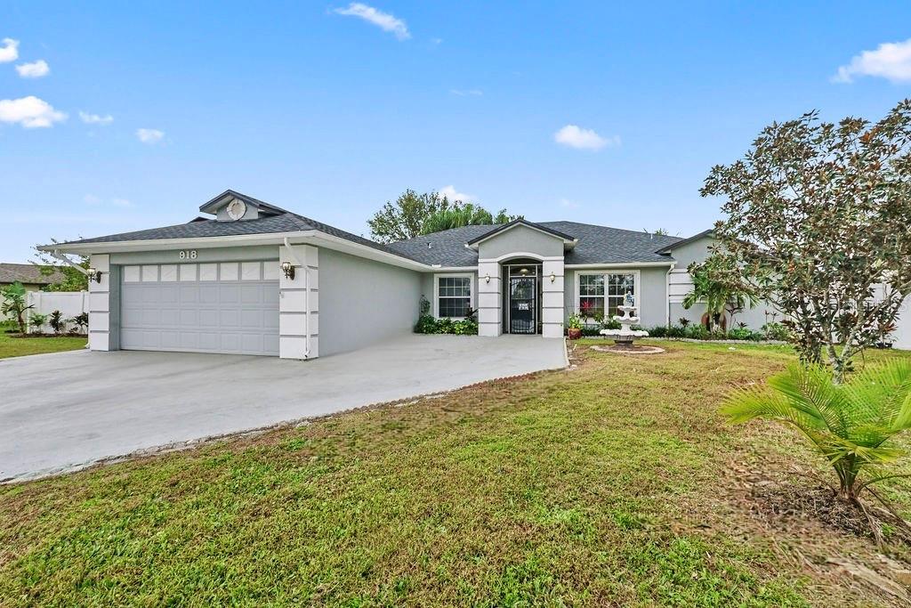 Image 4 of 41 For 918 San Paulo Way