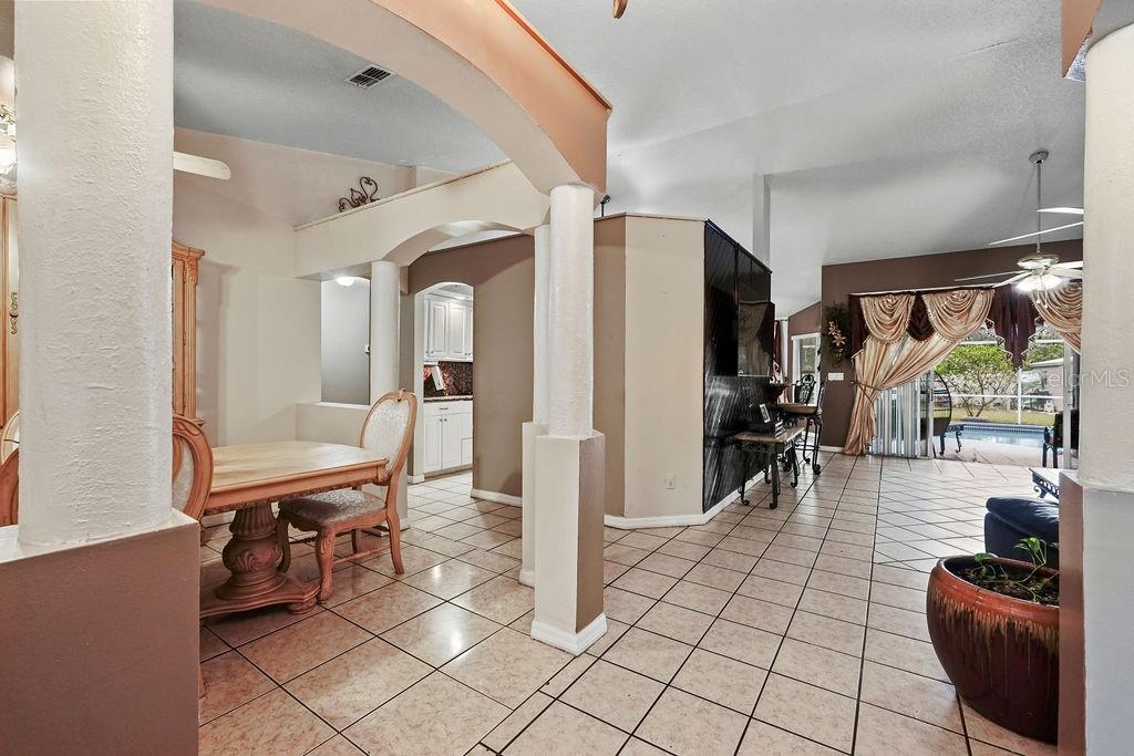 Image 6 of 41 For 918 San Paulo Way