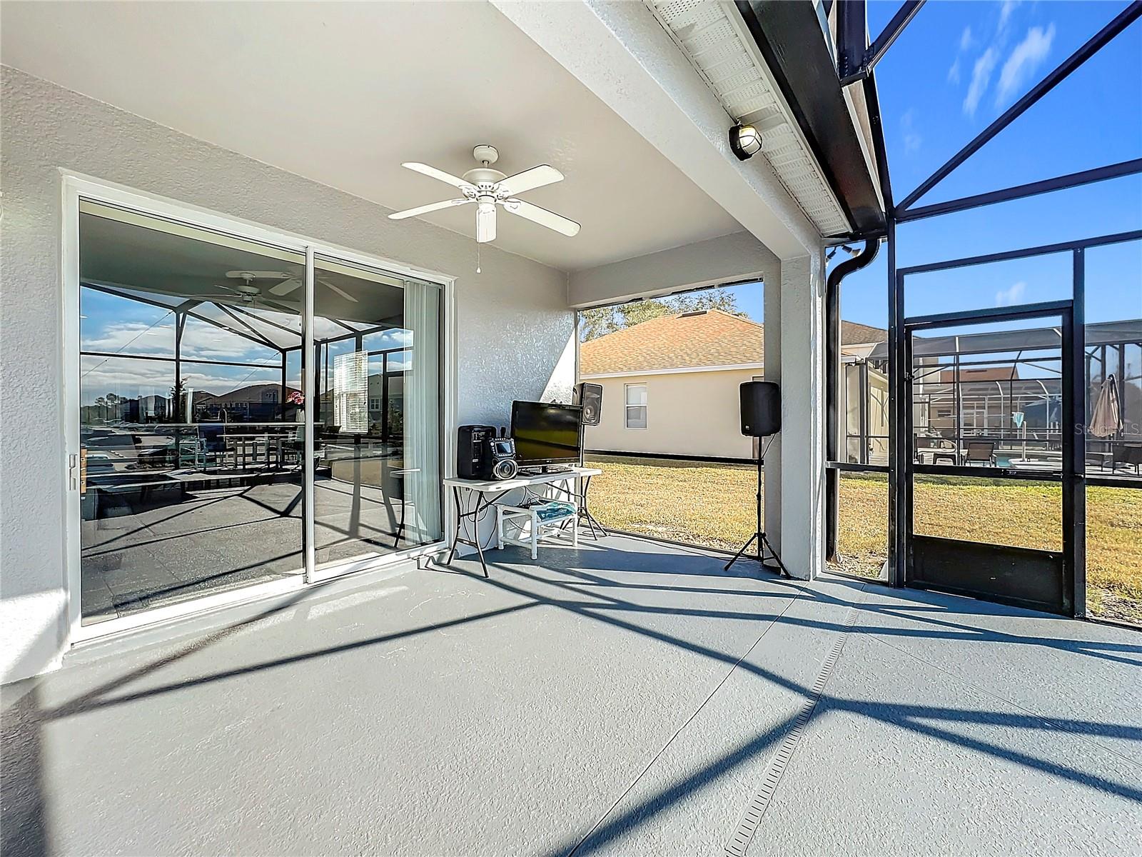 Image 40 of 50 For 370 Henley Circle