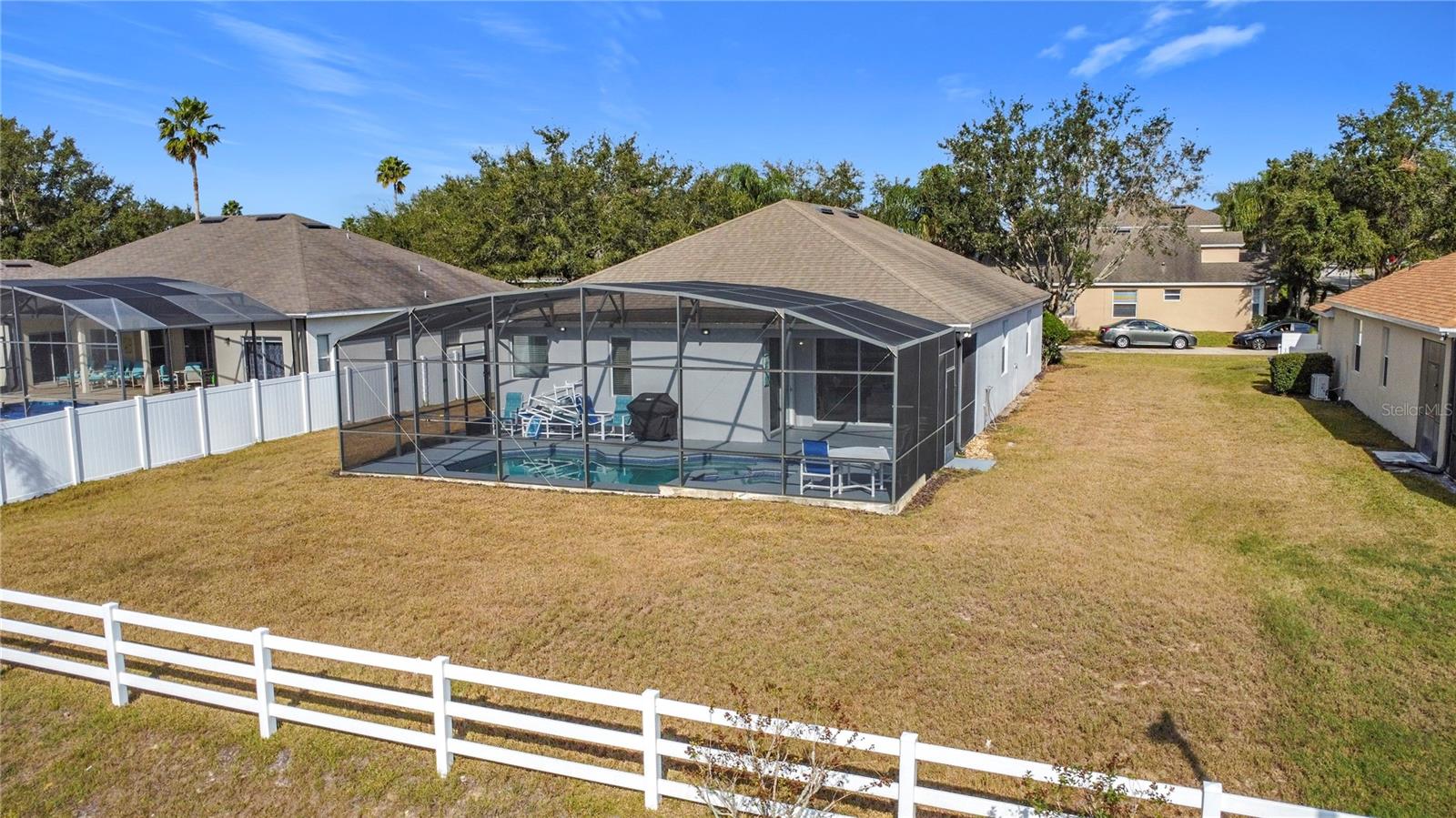 Image 44 of 50 For 370 Henley Circle