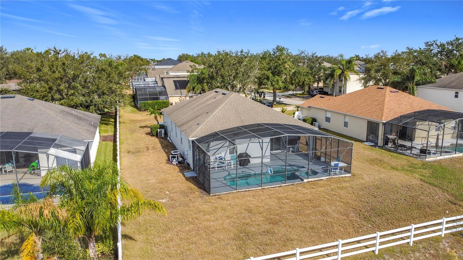 Image 46 of 50 For 370 Henley Circle
