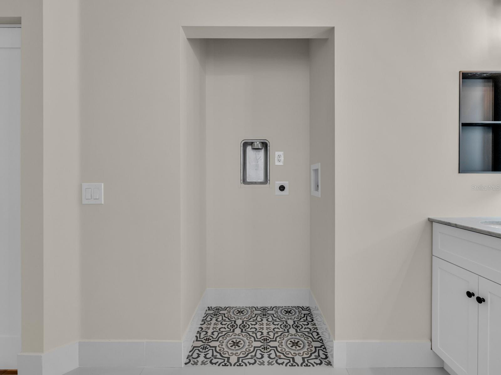 Image 42 of 93 For 624 Stanton Drive