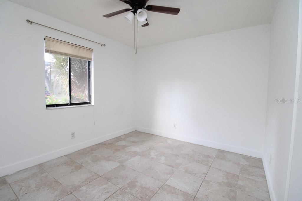 Image 4 of 9 For 1821 Foxhall Cir  1005