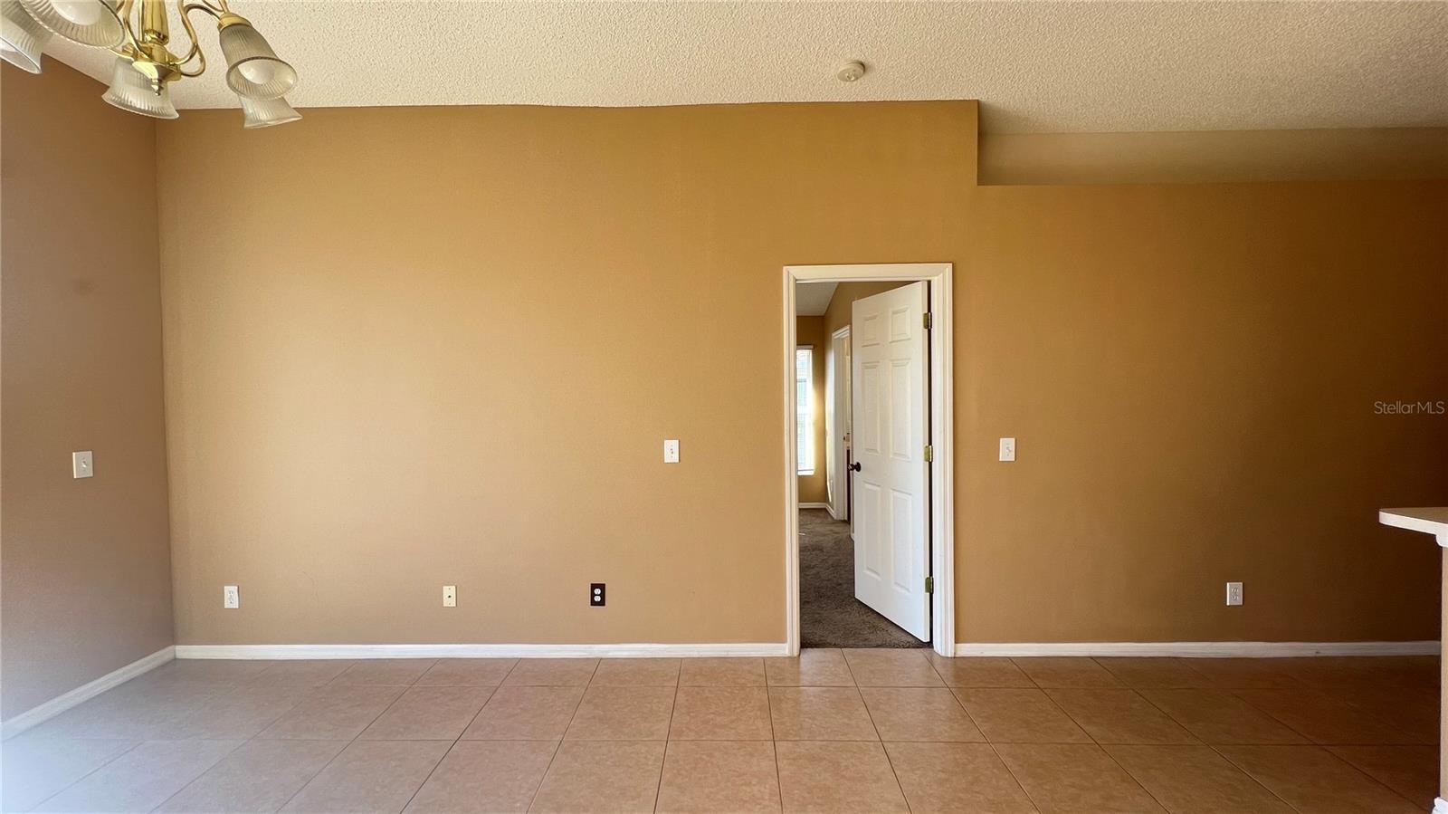 Image 18 of 36 For 215 Dalton Court