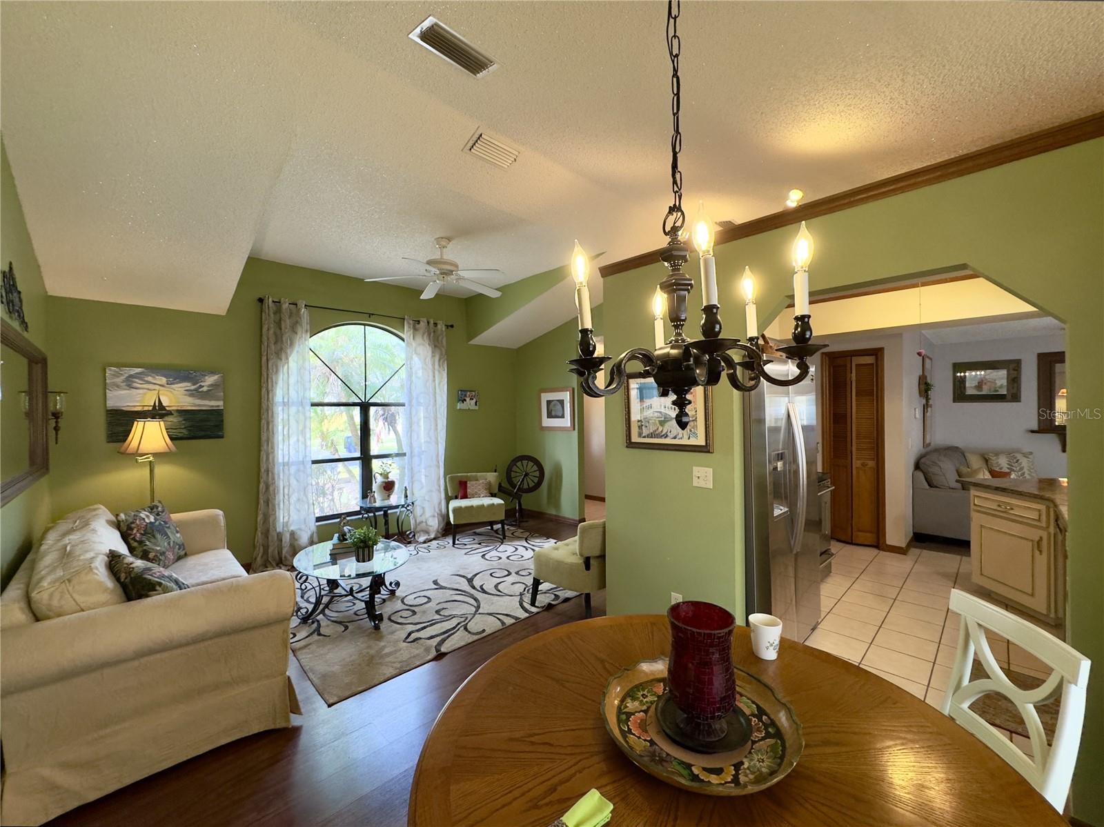 Image 12 of 50 For 31 Augusta Circle
