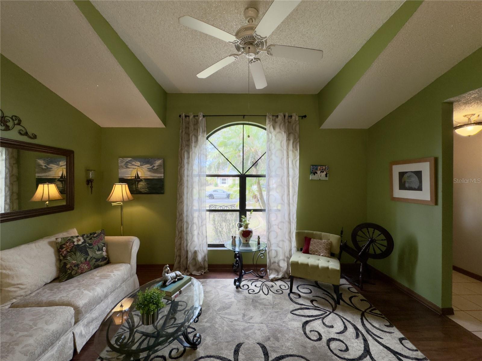 Image 16 of 50 For 31 Augusta Circle
