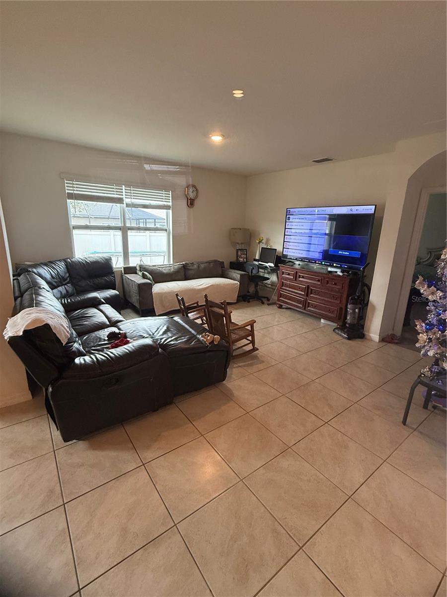 Image 15 of 33 For 606 Tortugas Street