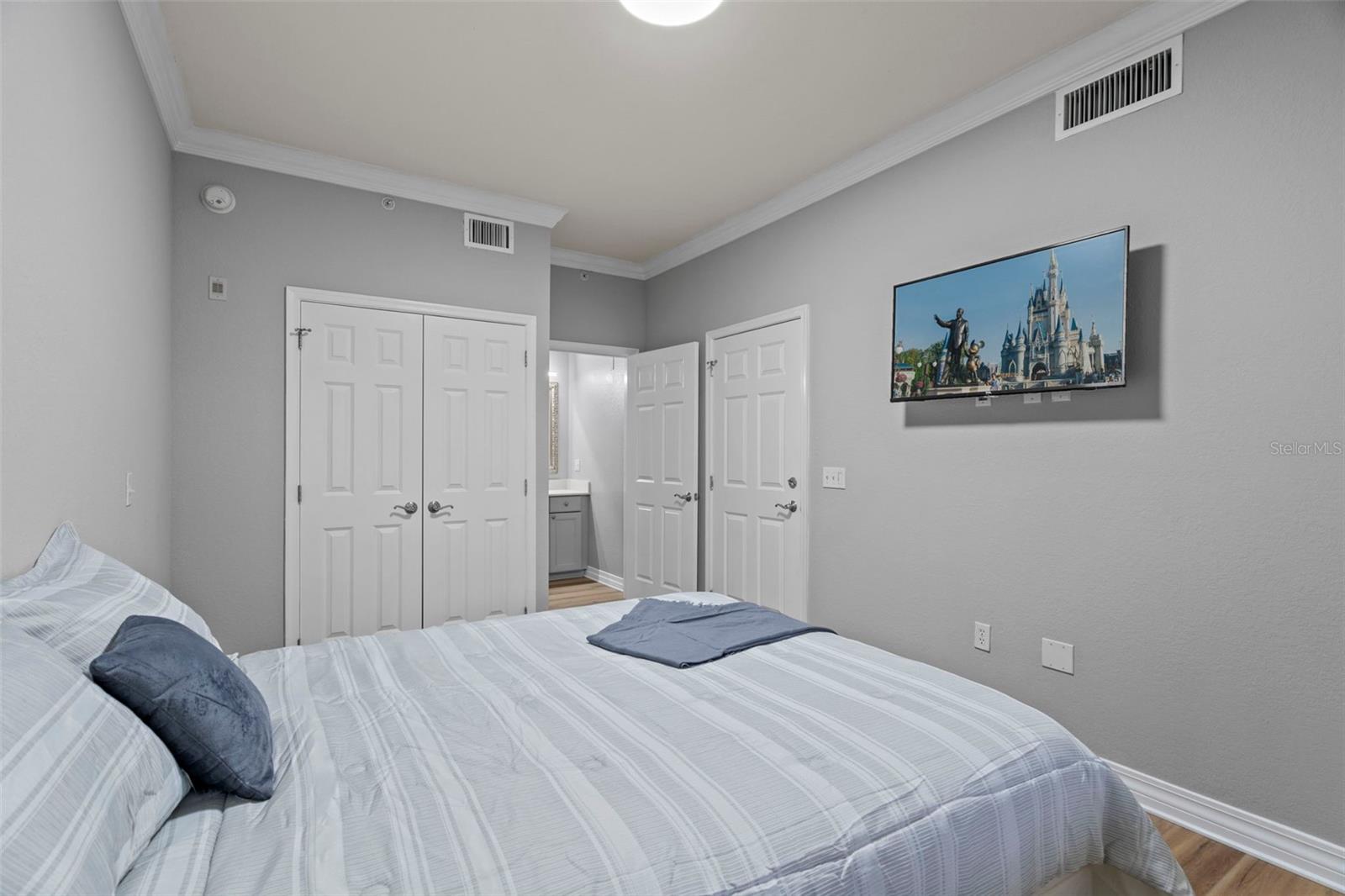 Image 10 of 33 For 7658 Whisper Way 202