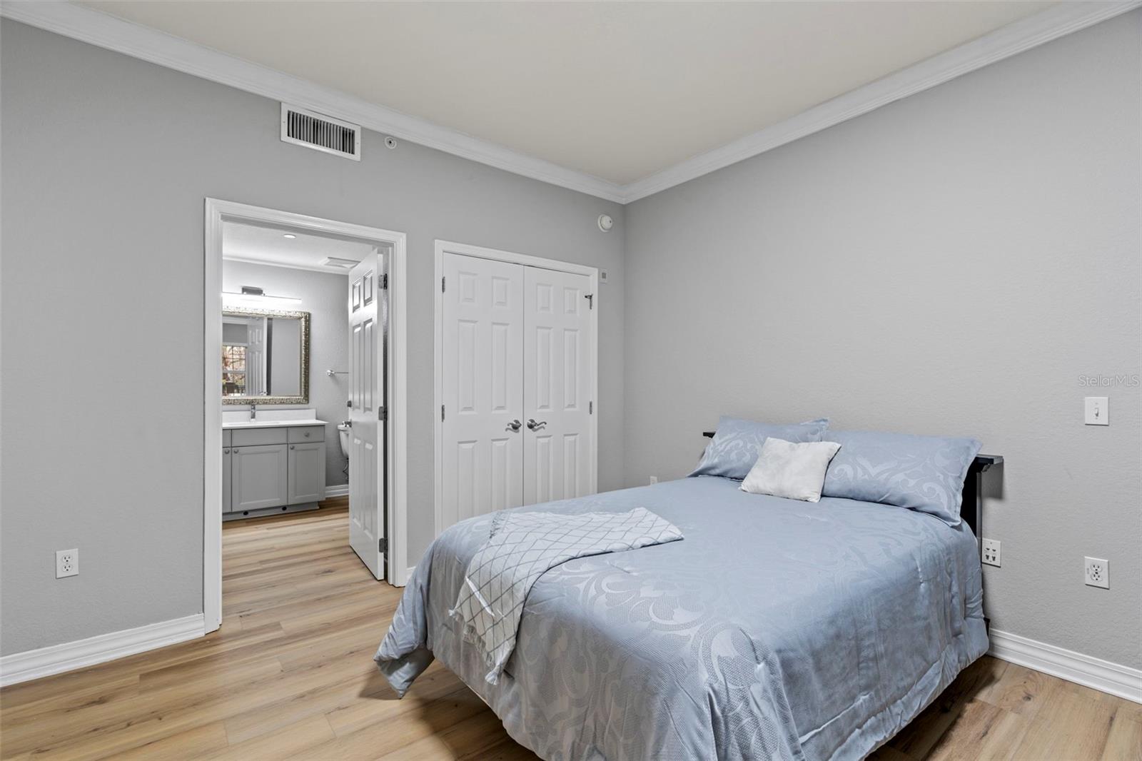Image 12 of 33 For 7658 Whisper Way 202