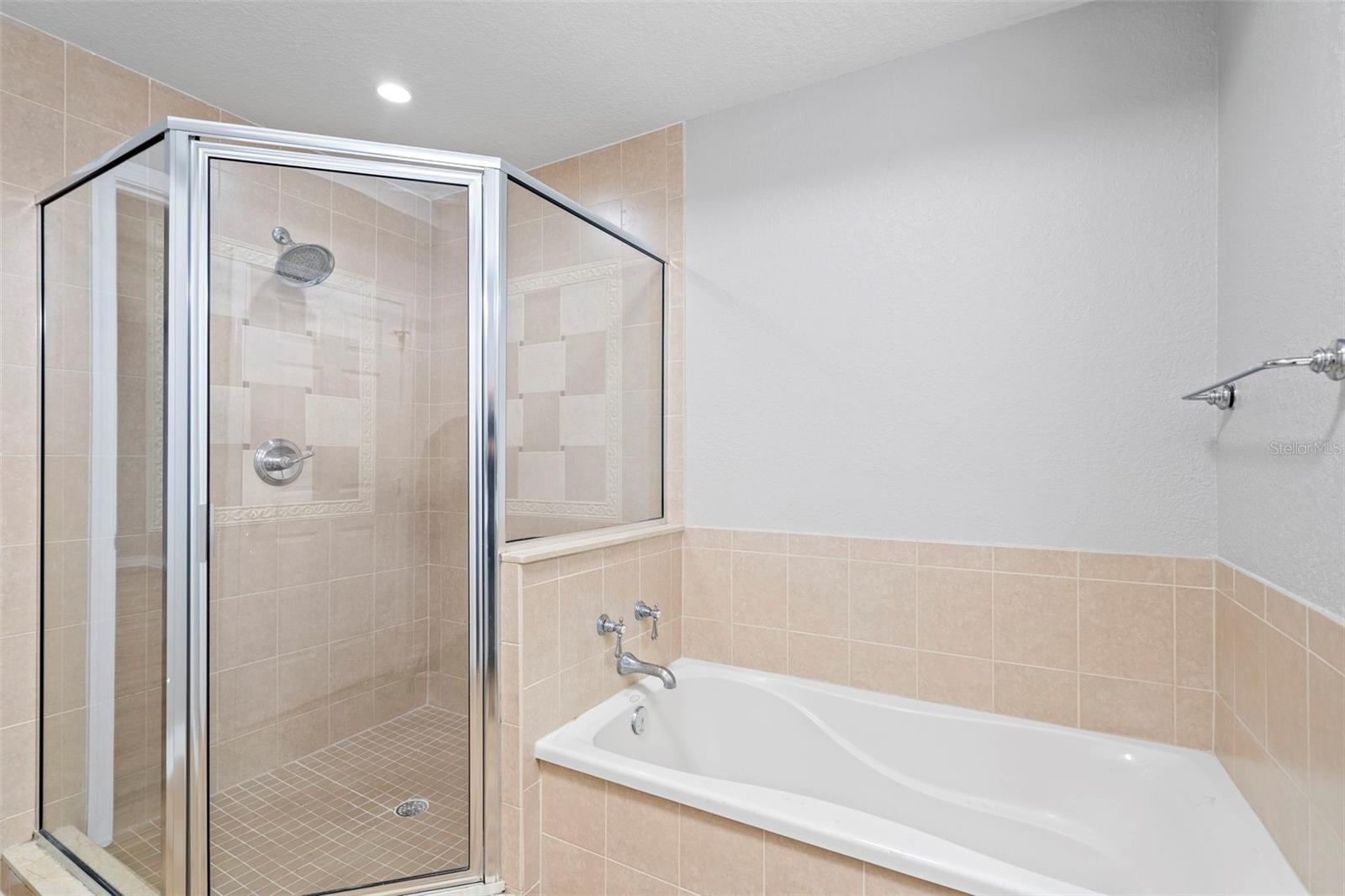 Image 25 of 33 For 7658 Whisper Way 202