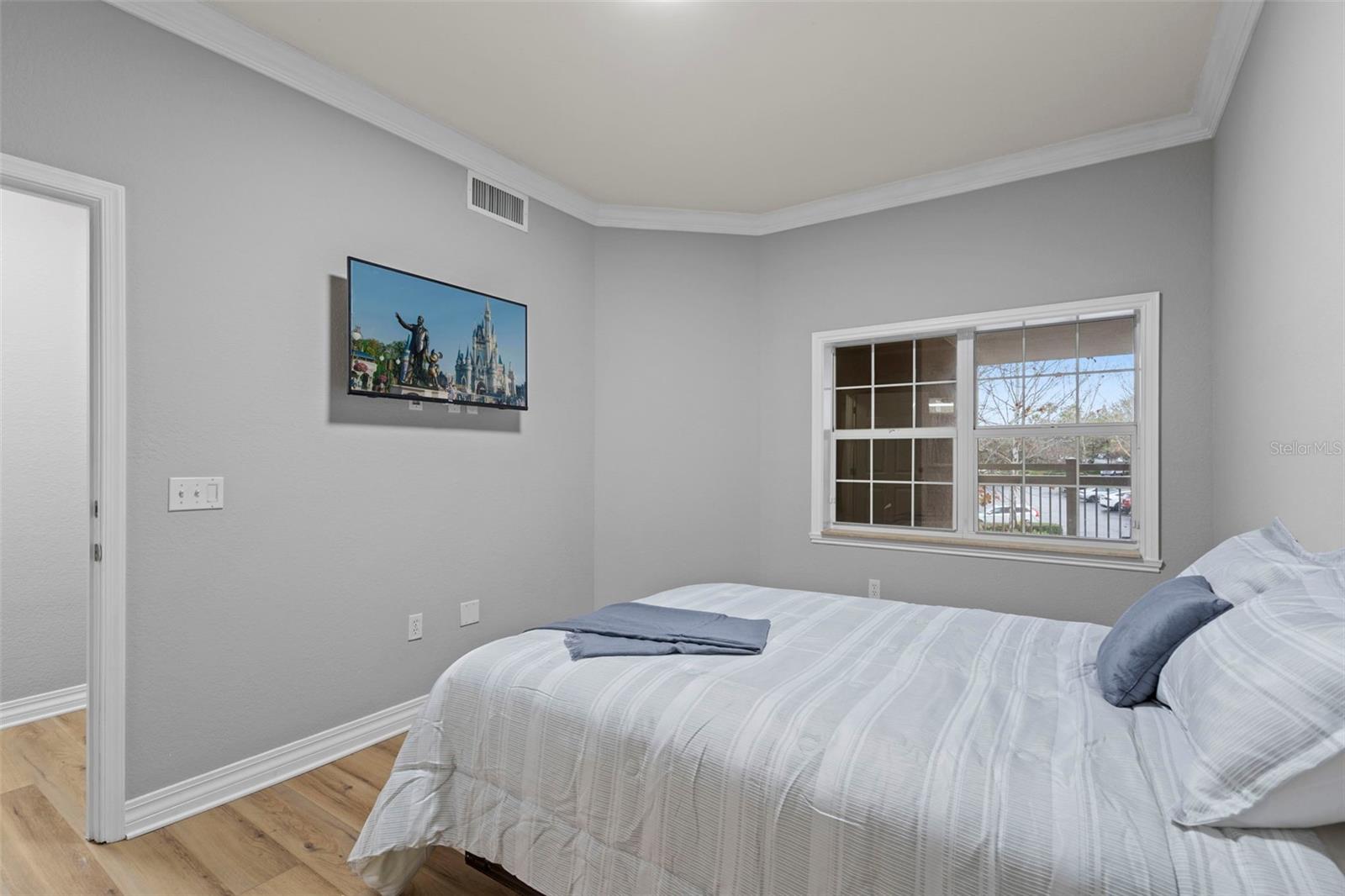 Image 7 of 33 For 7658 Whisper Way 202