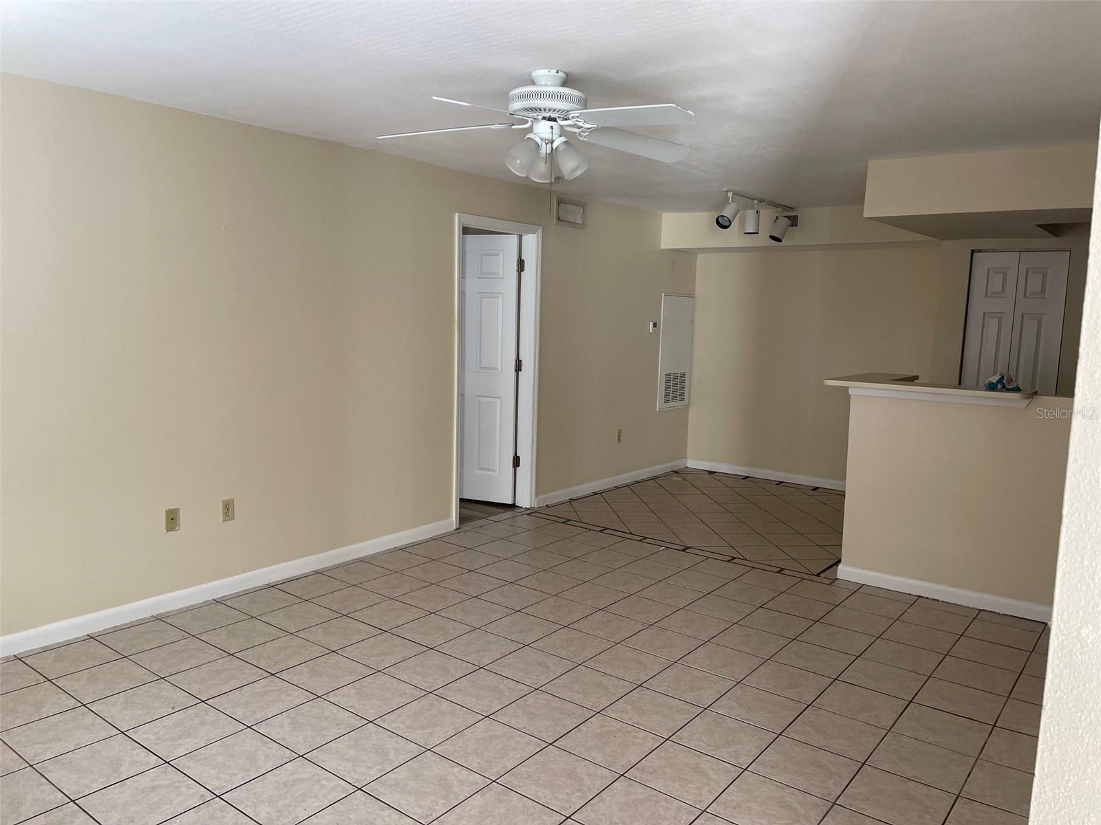 Image 4 of 12 For 3008 Parkway Boulevard 305