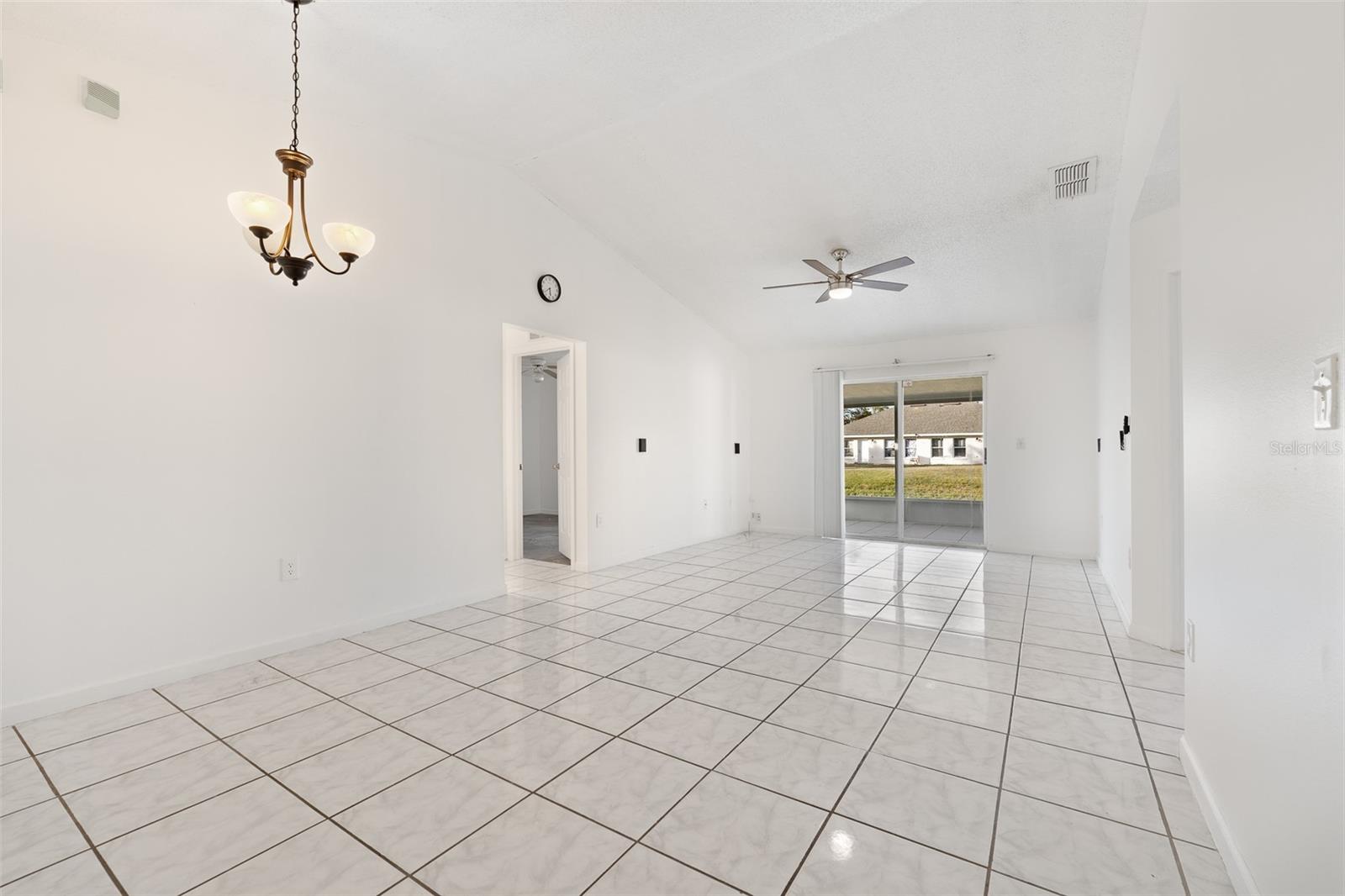 Image 3 of 20 For 511 Cardinal Drive
