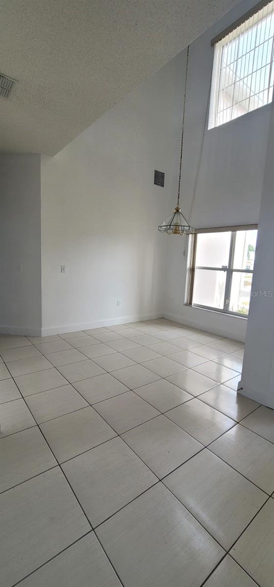 Image 11 of 25 For 1920 Manatee Drive