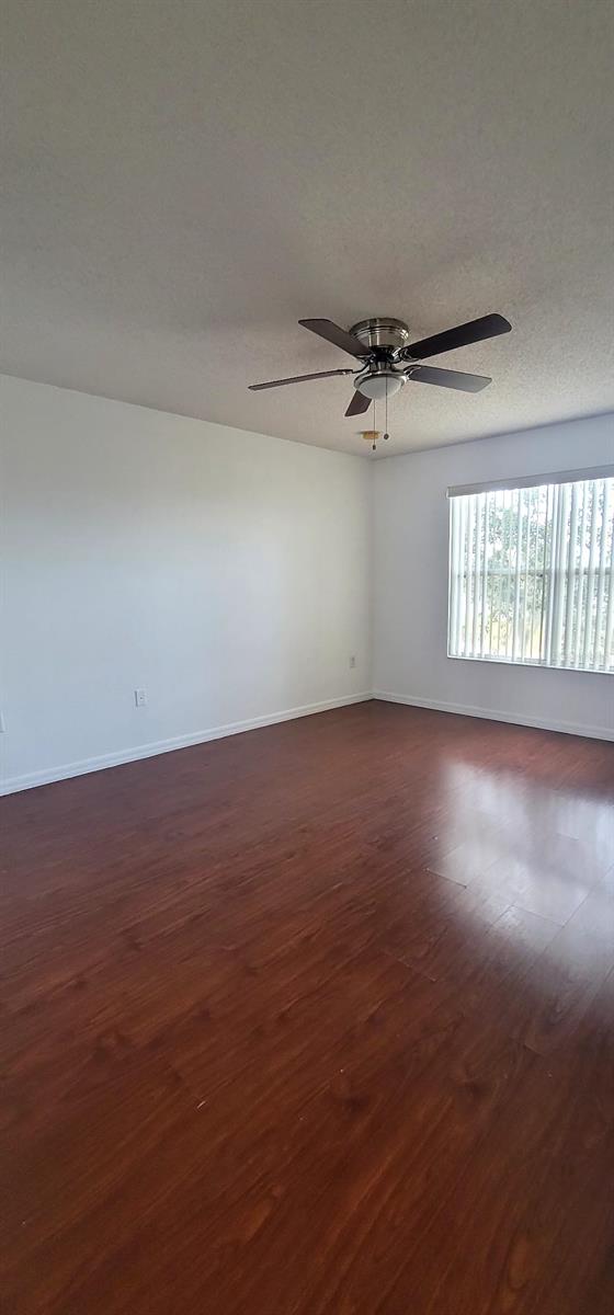Image 21 of 25 For 1920 Manatee Drive
