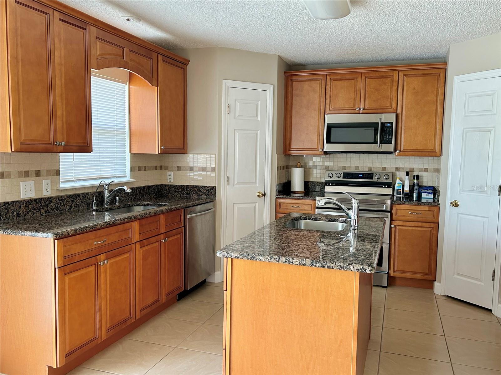 Image 10 of 34 For 2403 Melissa Ann Ct