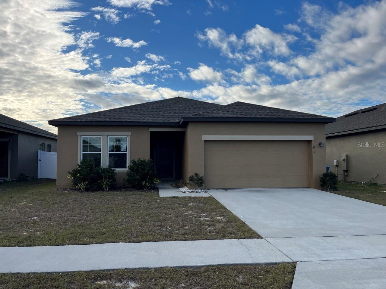 Image 1 of 17 For 1075 Aerides Way